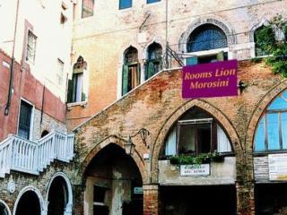 Palazzo Lion Morosini - Check In Presso Ai Santi Apostoli Gasthof