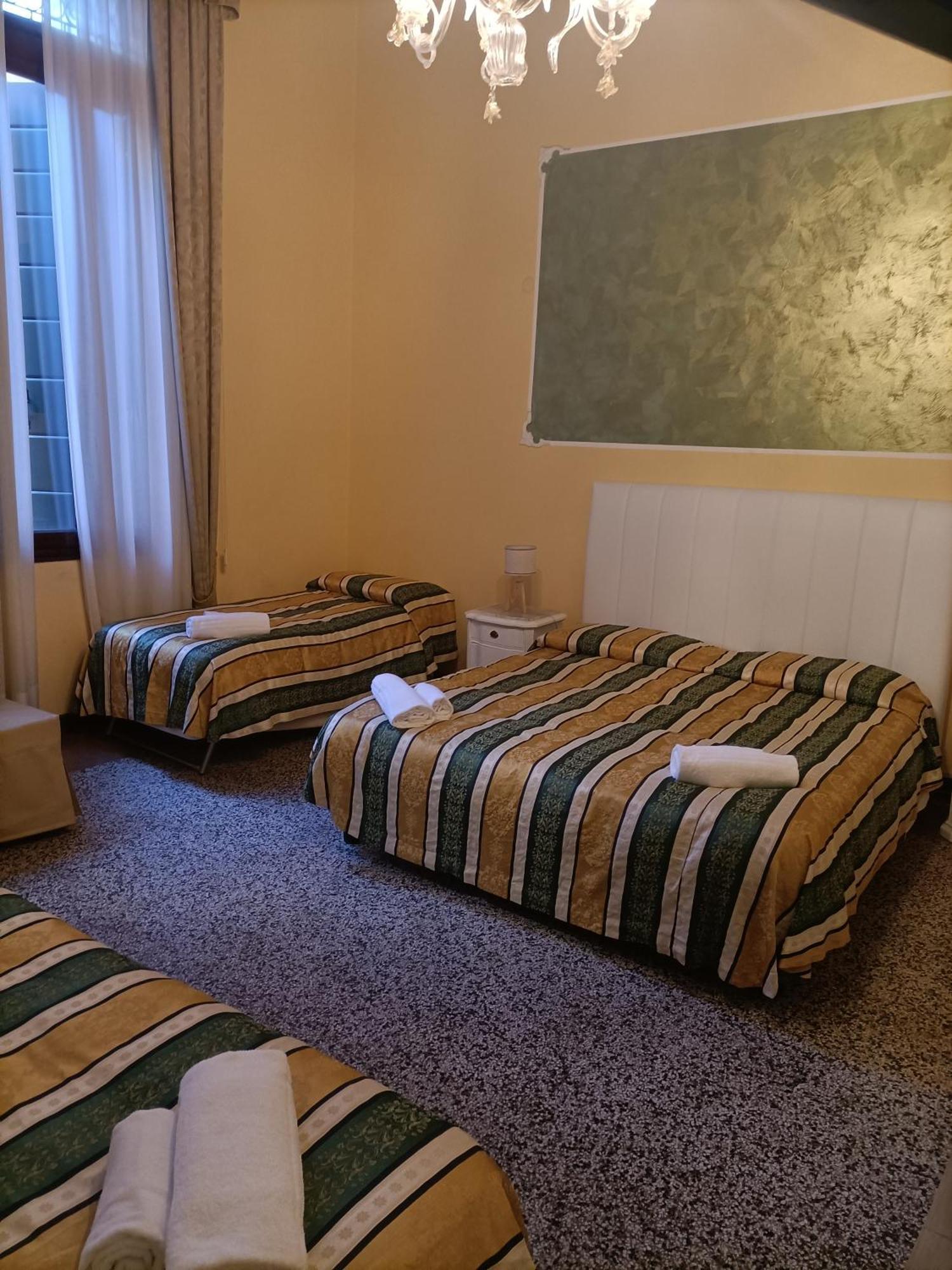 Palazzo Lion Morosini - Check In Presso Ai Santi Apostoli Venedig