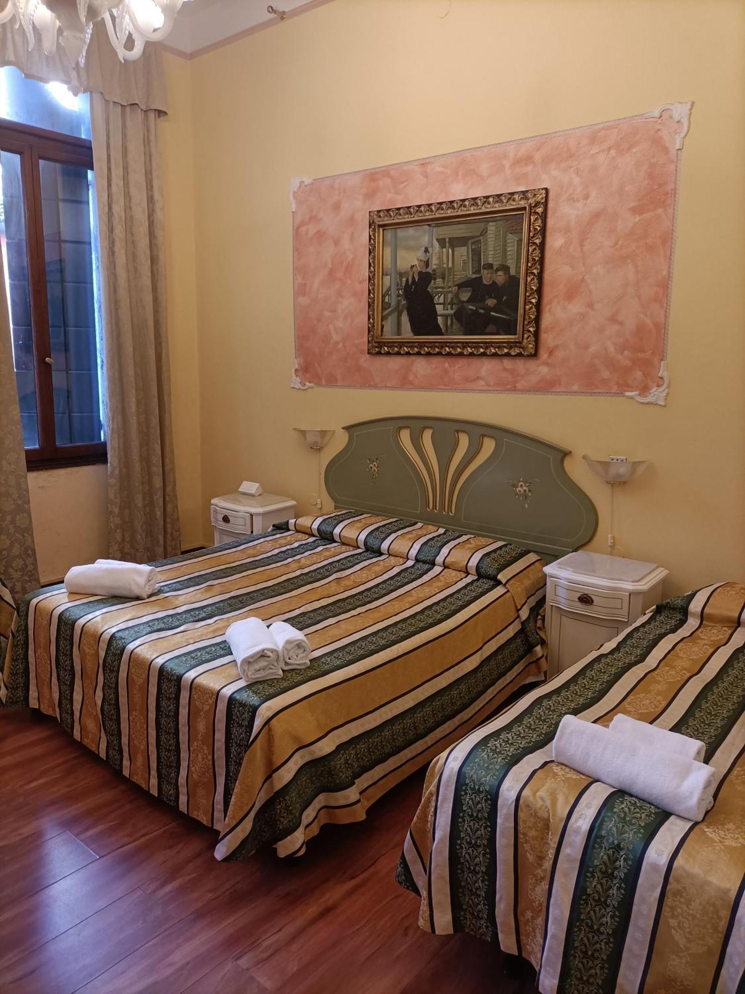 Palazzo Lion Morosini - Check In Presso Ai Santi Apostoli Venedig