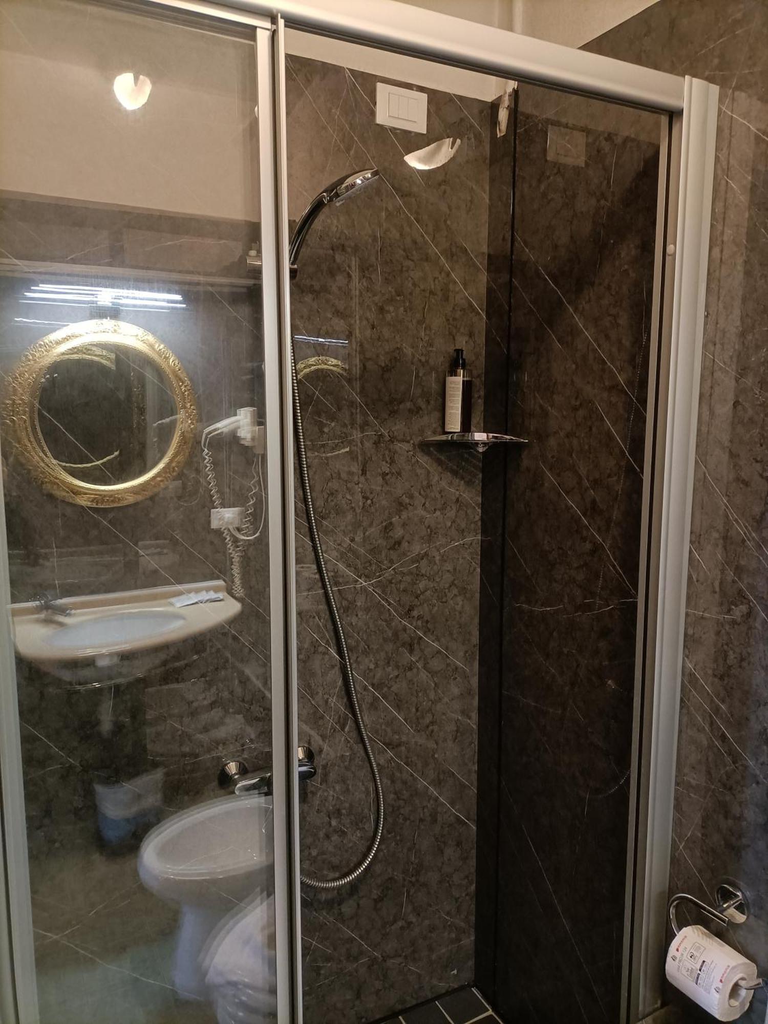 Palazzo Lion Morosini - Check In Presso Ai Santi Apostoli 3* Venedig