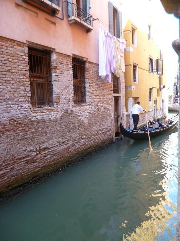Palazzo Lion Morosini - Check In Presso Ai Santi Apostoli Gasthof Venedig