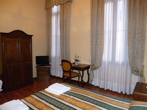 Gasthof Palazzo Lion Morosini - Check In Presso Ai Santi Apostoli Venedig