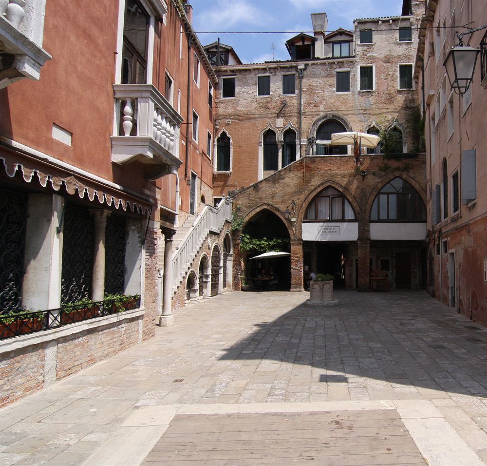 Gasthof Palazzo Lion Morosini - Check In Presso Ai Santi Apostoli Venedig