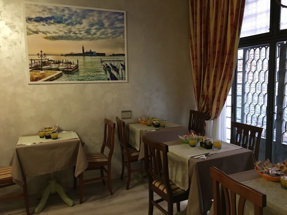 Palazzo Lion Morosini - Check In Presso Ai Santi Apostoli 3* Venedig