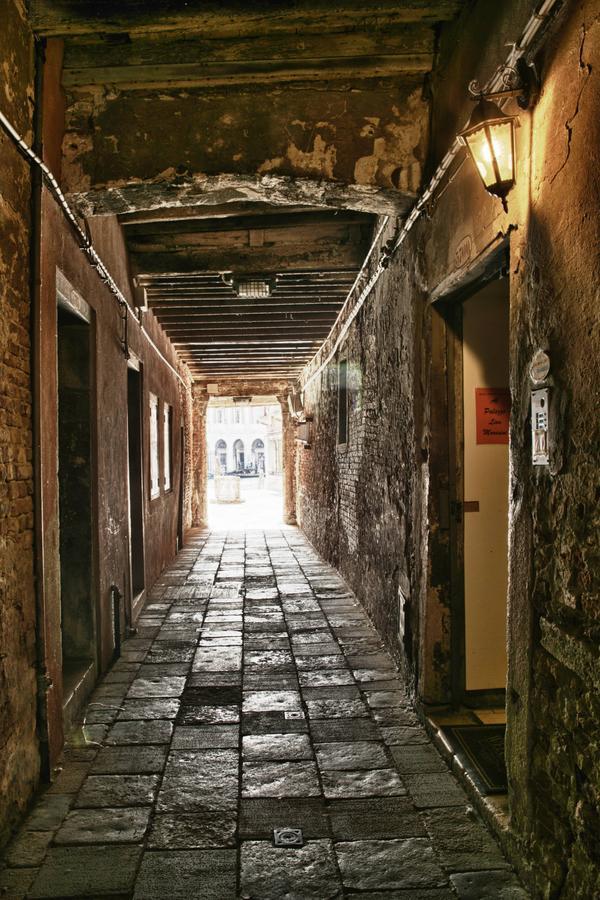 Palazzo Lion Morosini - Check In Presso Ai Santi Apostoli Gasthof