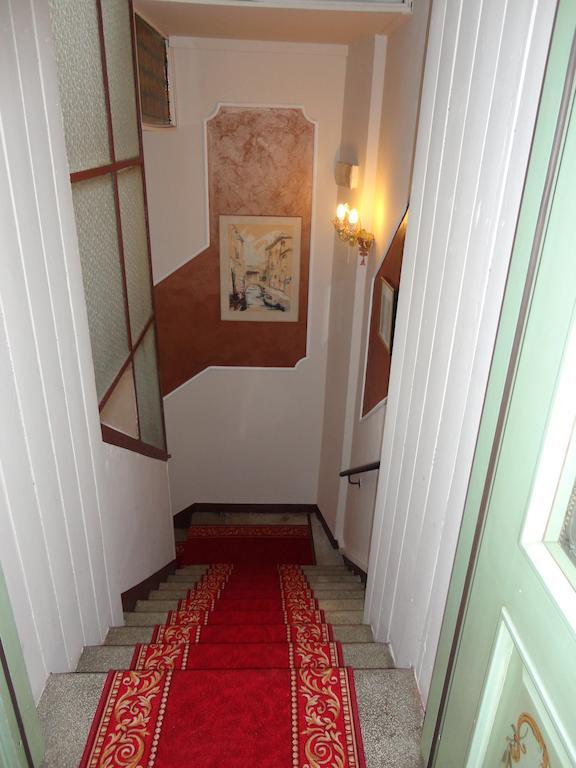 Palazzo Lion Morosini - Check In Presso Ai Santi Apostoli Venedig